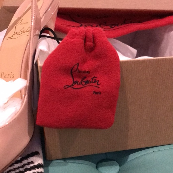 Christian Louboutin.   SALE - Picture 4 of 9